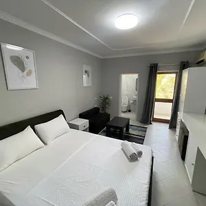 https://hotel-villa-ferrari.albaniahotels.org